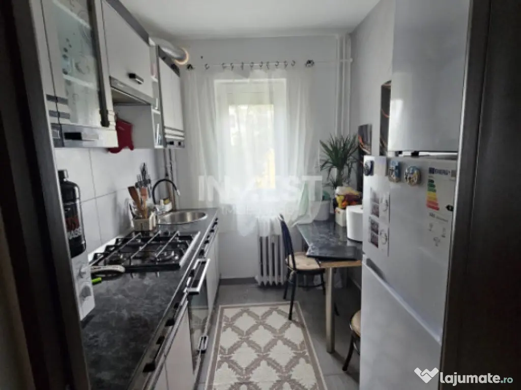 DE VANZARE-APARTAMENT 2 CAMERE-DACIA ZIMBRU 