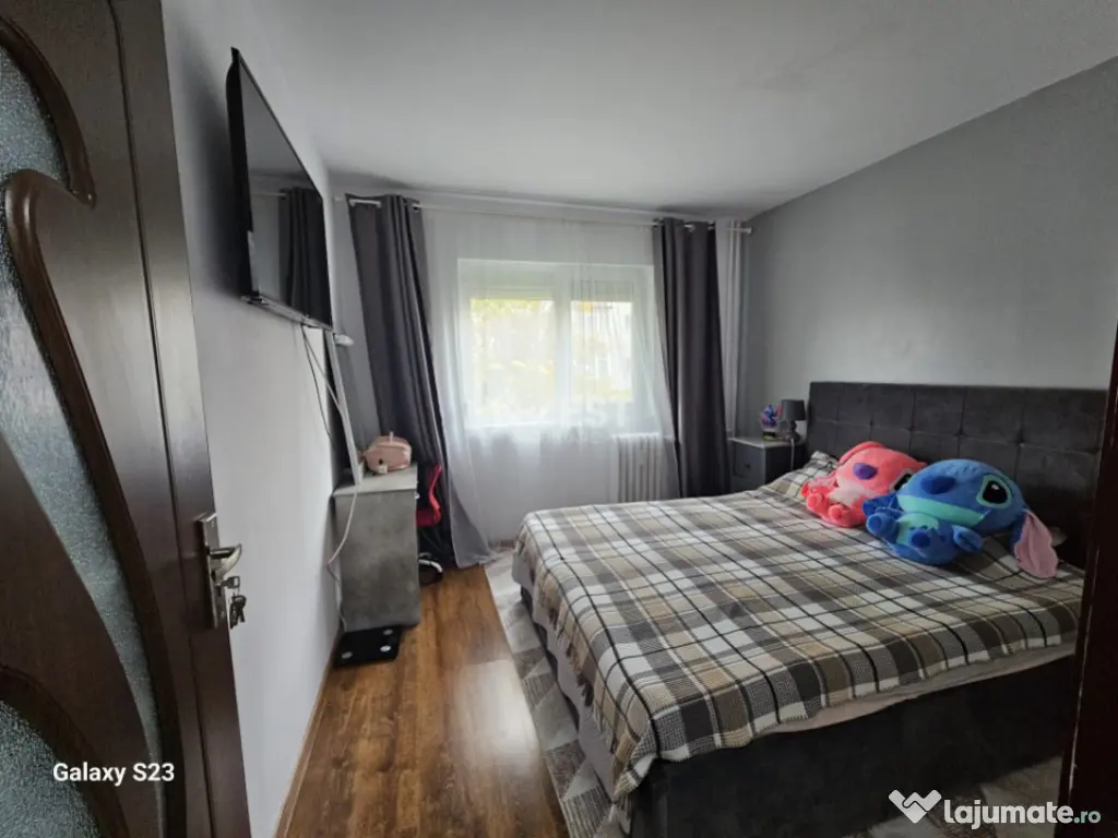 DE VANZARE-APARTAMENT 2 CAMERE-DACIA ZIMBRU 