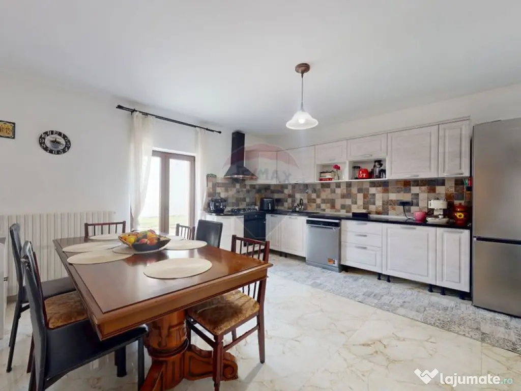 Doua case, 8 camere- oportunitate business - Bod, 2164 mp... 