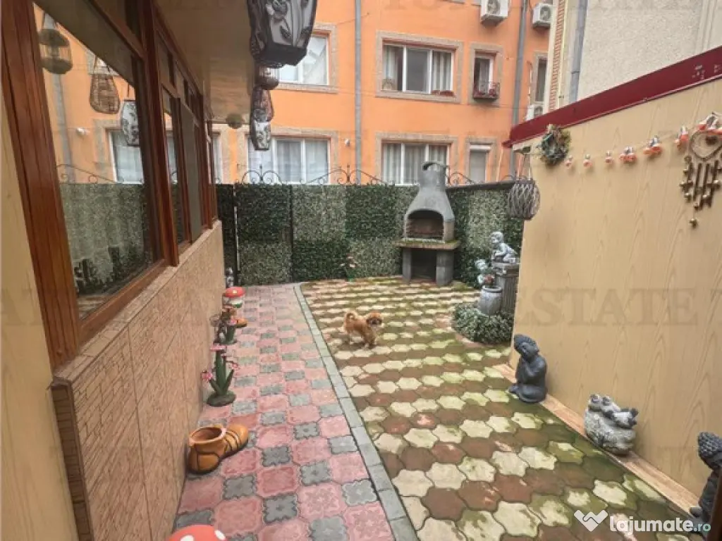 Apartament 3 camere plus curte proprie Eforie Nord 