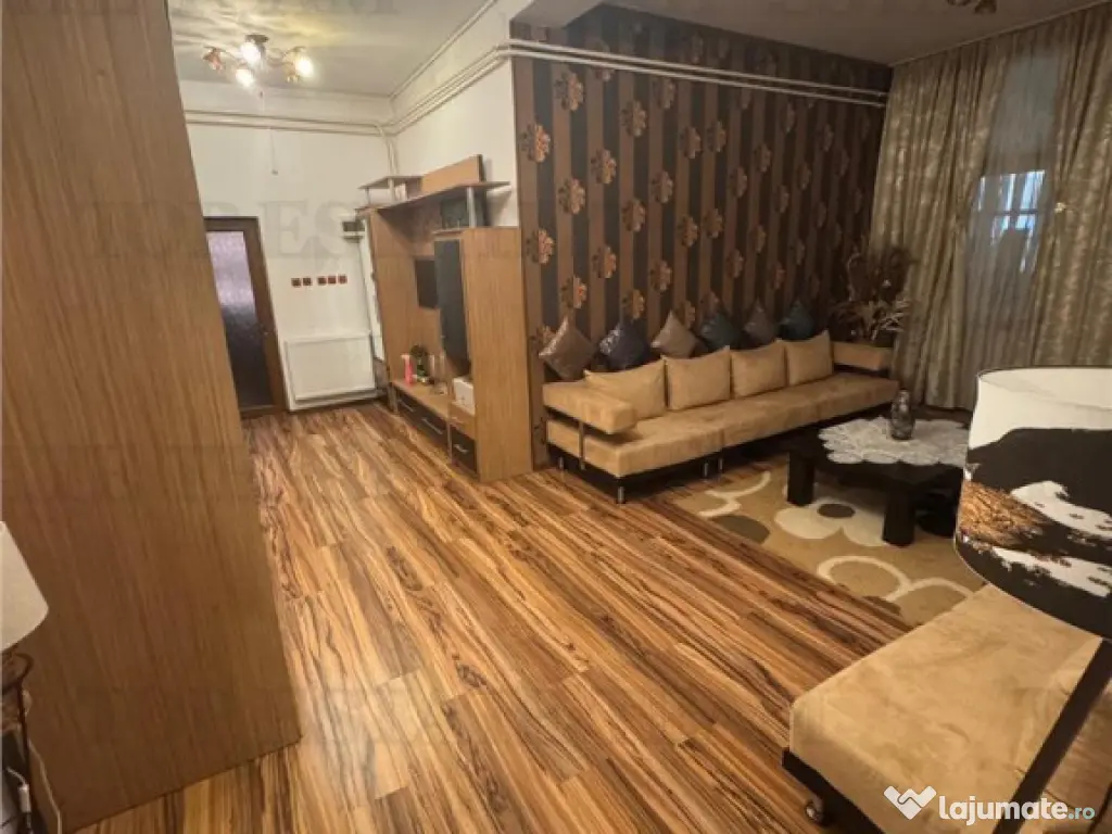 Apartament 3 camere plus curte proprie Eforie Nord 