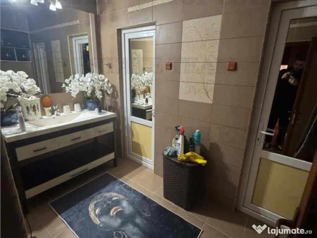 Apartament 3 camere plus curte proprie Eforie Nord 