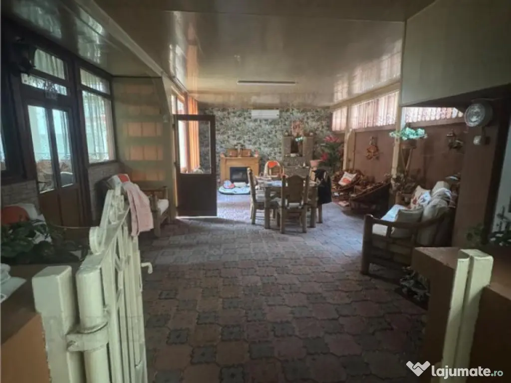 Apartament 3 camere plus curte proprie Eforie Nord 