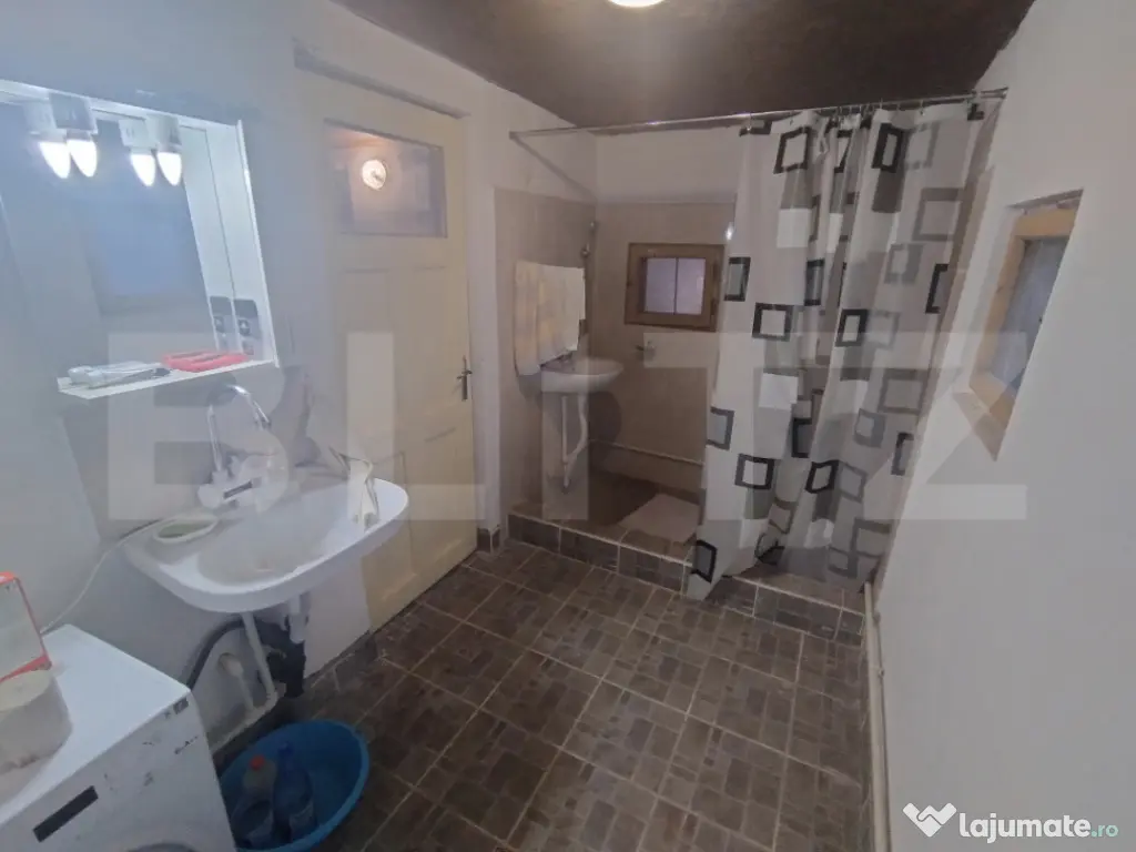 Casa renovata in Piscu Sadovei, 70 mp utili, 2200 mp curte