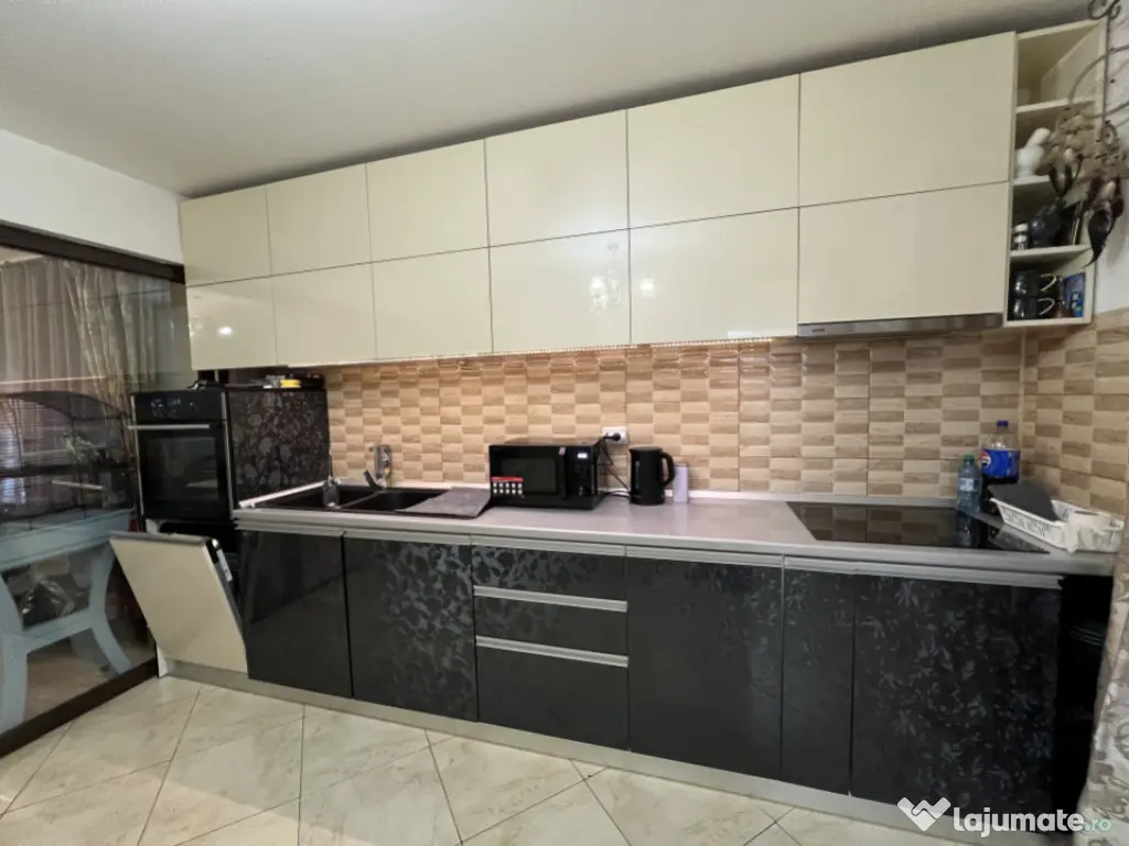 Vila de inchiriat Clinceni, 4 camere, 600 mp curte