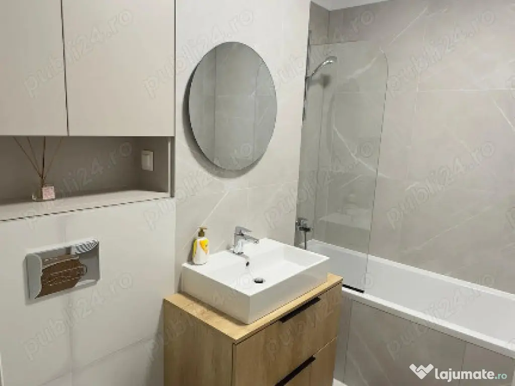 Apartament 3 camere zona TRACTORUL, 