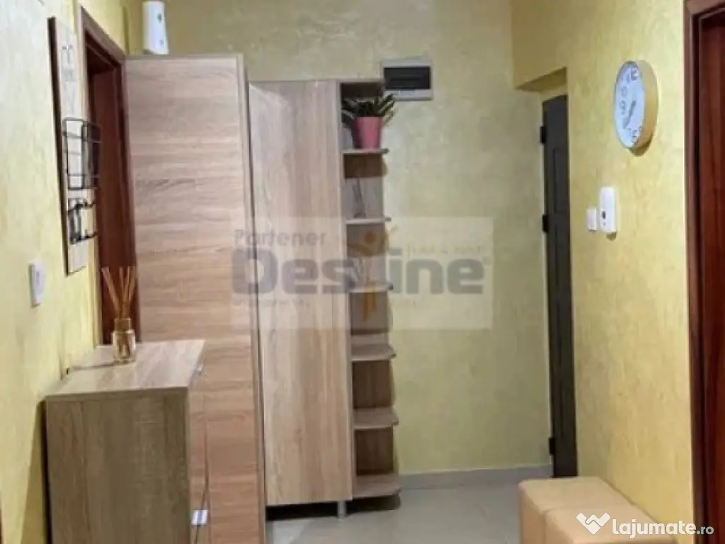 Apartament 2 camere - Decomandat, Etaj 3, Parcare inclusa