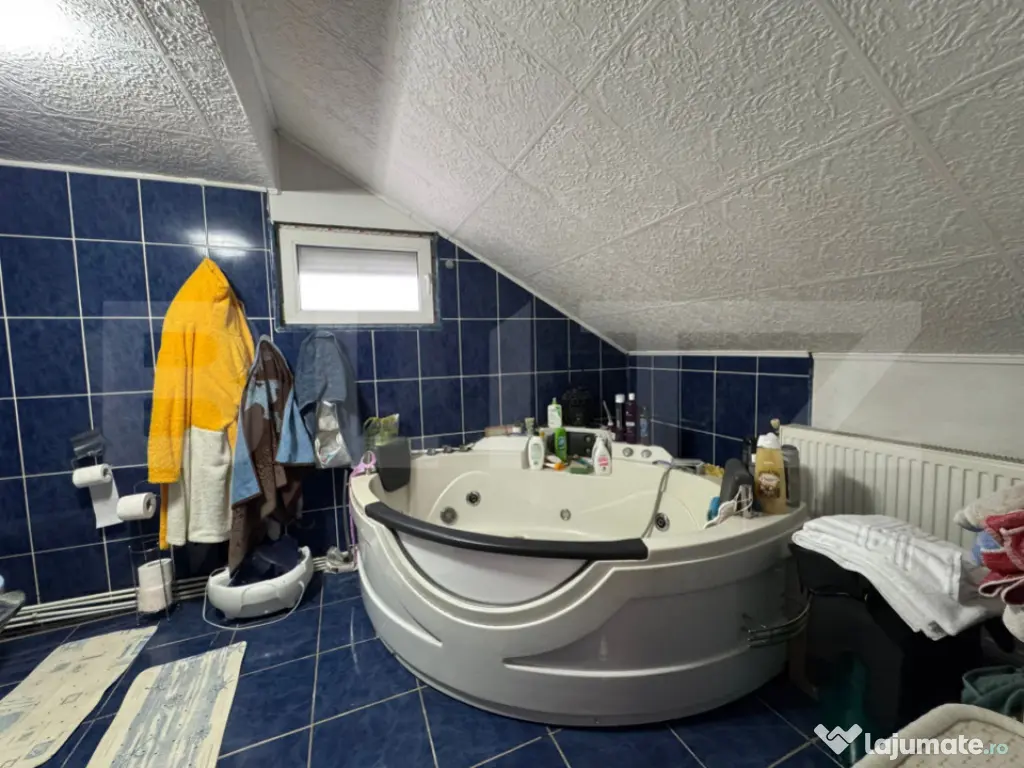 Casa cu 5 camere 300 mp in Hunedoara