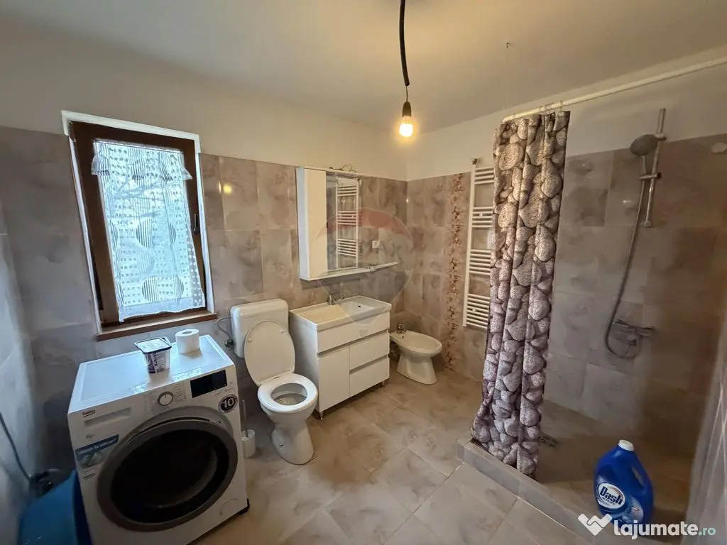 Casă / Vilă cu 4 camere Vanatori