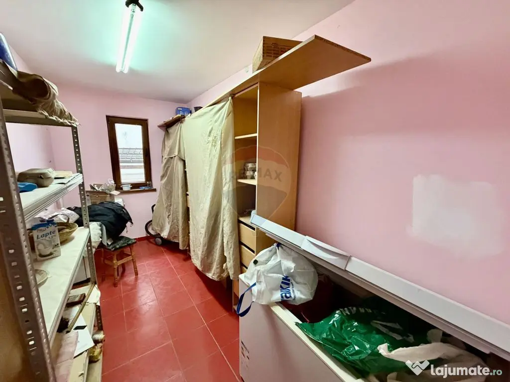 Casă / Vilă cu 4 camere Vanatori