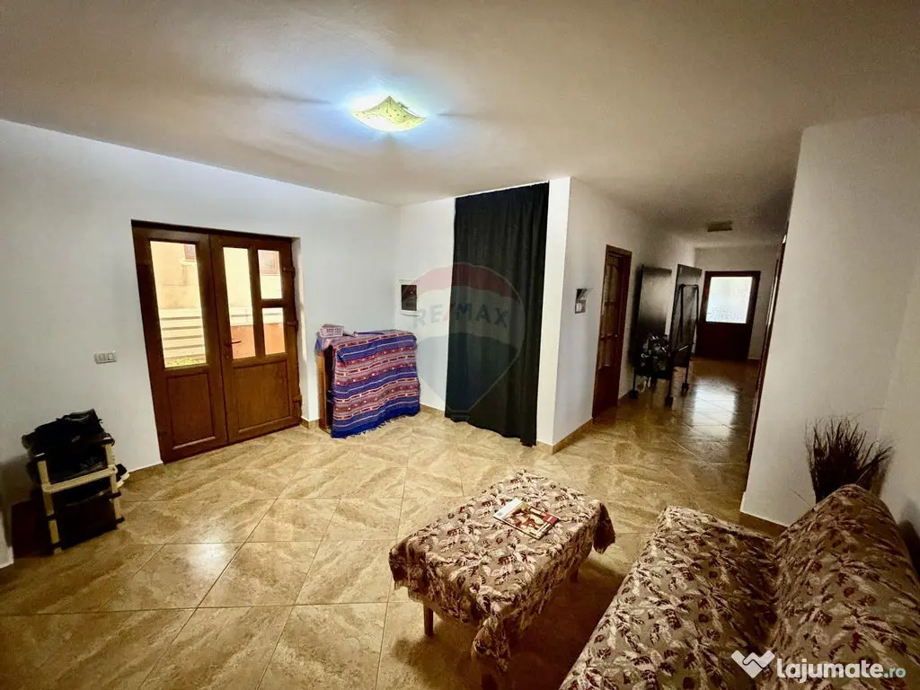 Casă / Vilă cu 4 camere Vanatori