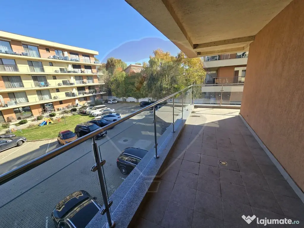 DE VANZARE Apartament cu 3 camere CLUB LAC SNAGOV 