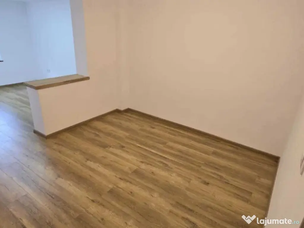 Apartament cu 4 Camere Semidecomandate - Parter Zona George Enescu