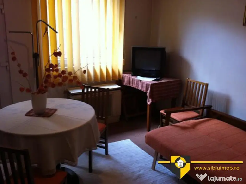 Garsoniera la casa str.moldoveanu-milea acces separat 