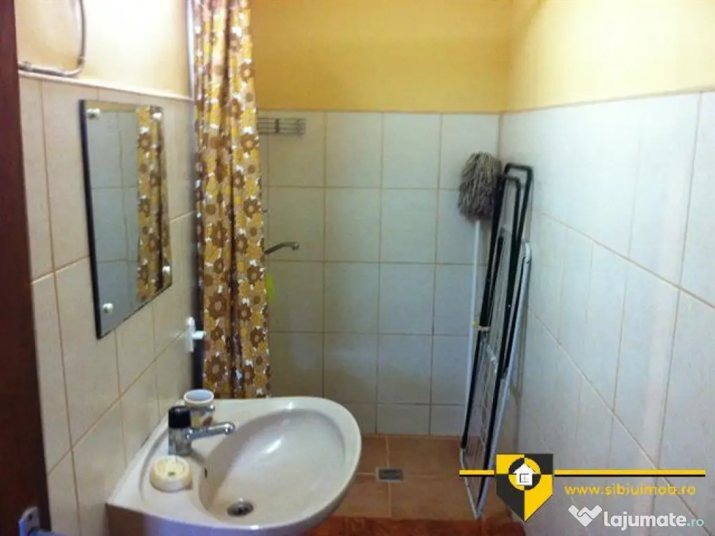 Garsoniera la casa str.moldoveanu-milea acces separat 