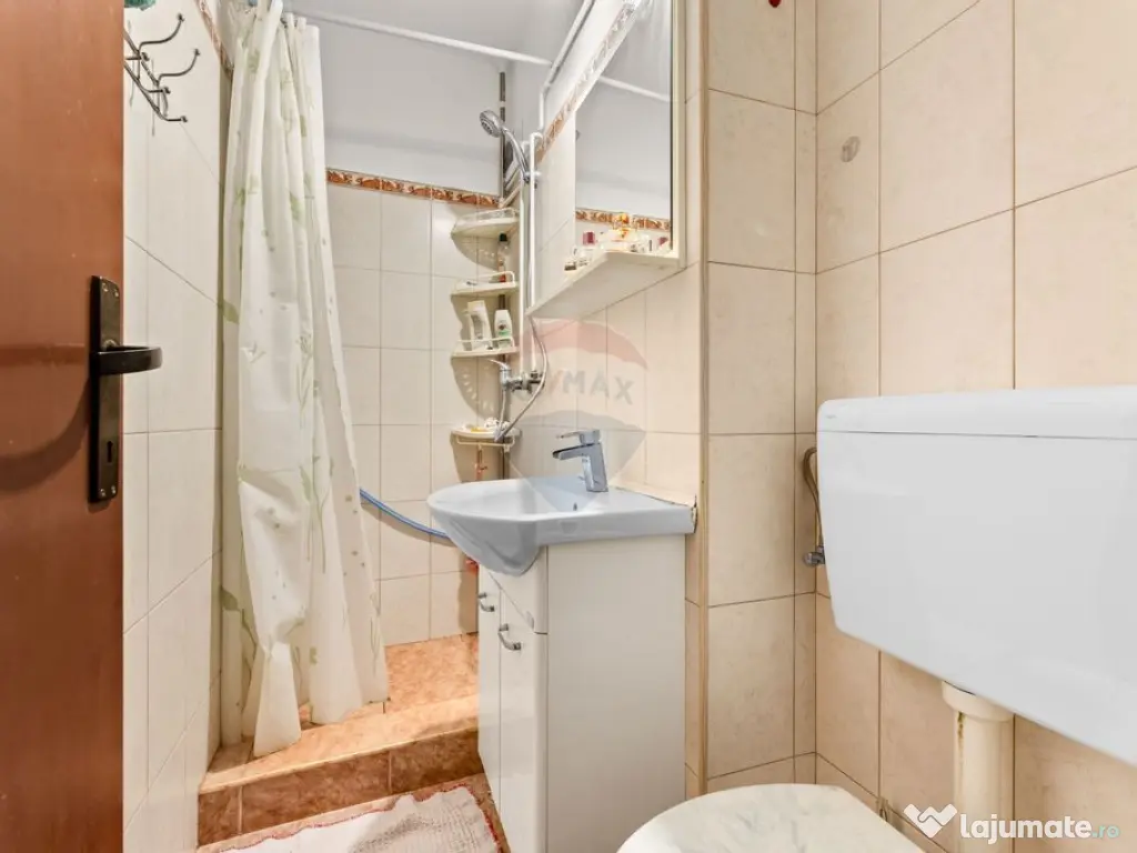 Apartament cu 4 camere de închiriat în zona Banu Maracine 