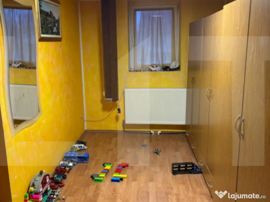 Casa in Iratosu cu teren, apa curentă, centrală termica ,