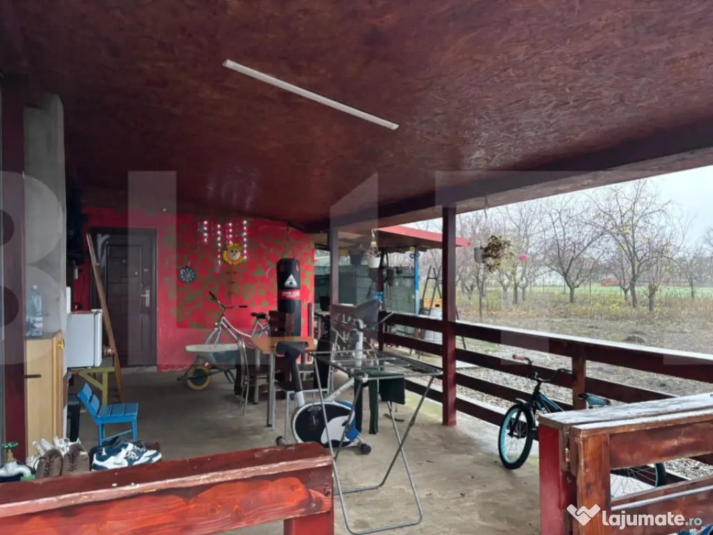 Casa in Iratosu cu teren, apa curentă, centrală termica ,