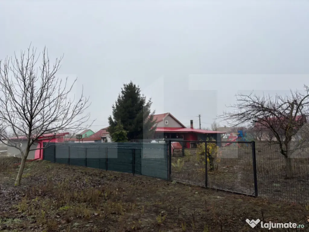 Casa in Iratosu cu teren, apa curentă, centrală termica ,