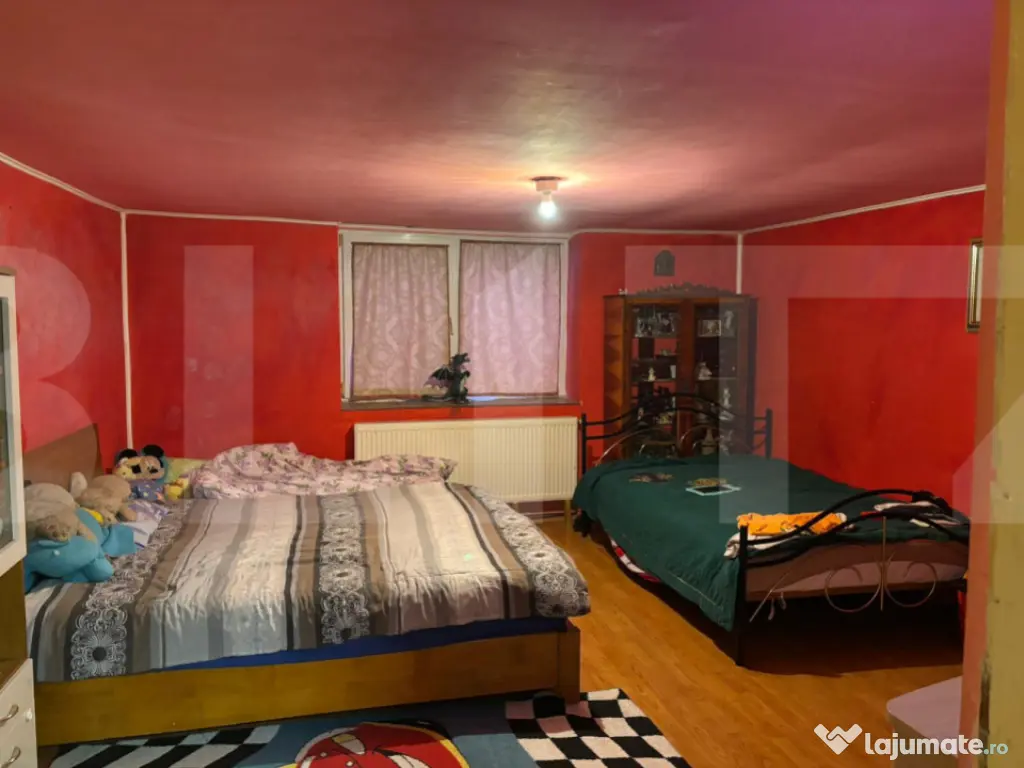 Casa in Iratosu cu teren, apa curentă, centrală termica ,