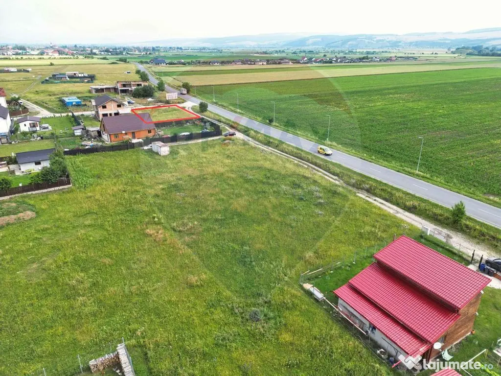 Teren intravilan cu dublu front stradal I Poiana Craitelo... 