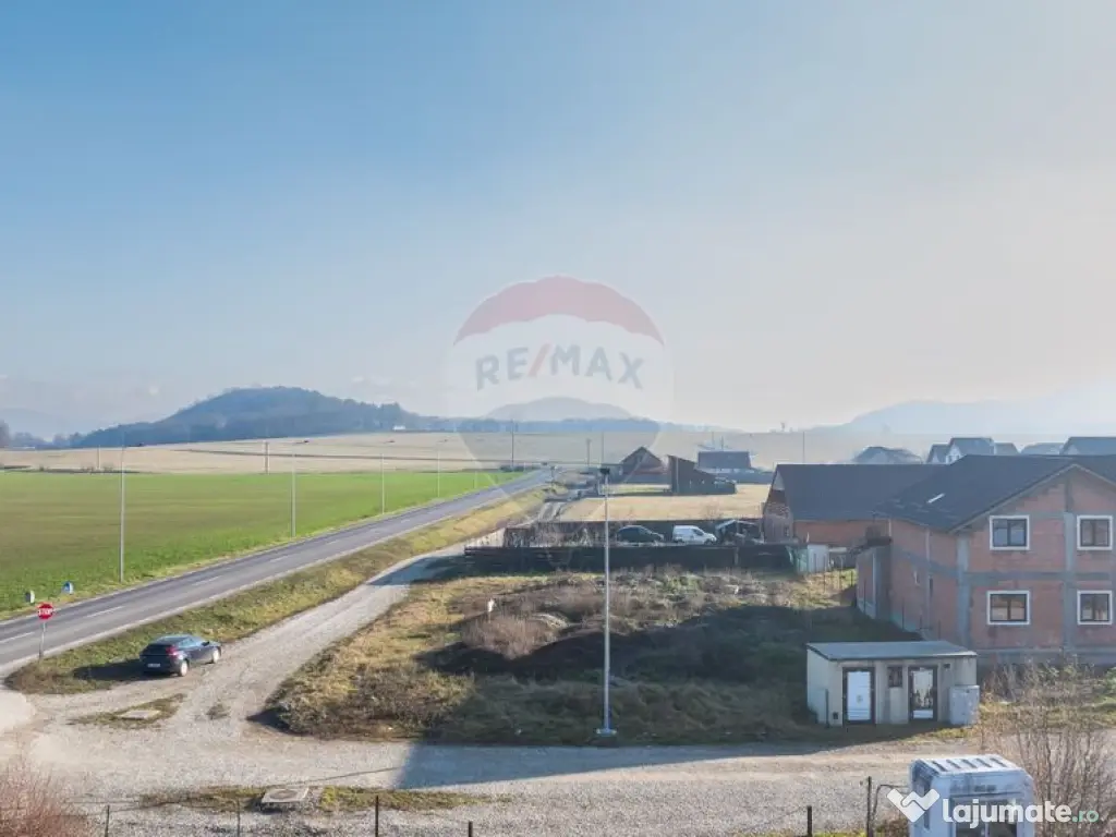 Teren intravilan cu dublu front stradal I Poiana Craitelo... 