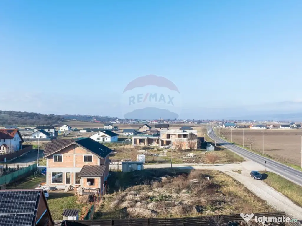 Teren intravilan cu dublu front stradal I Poiana Craitelo... 