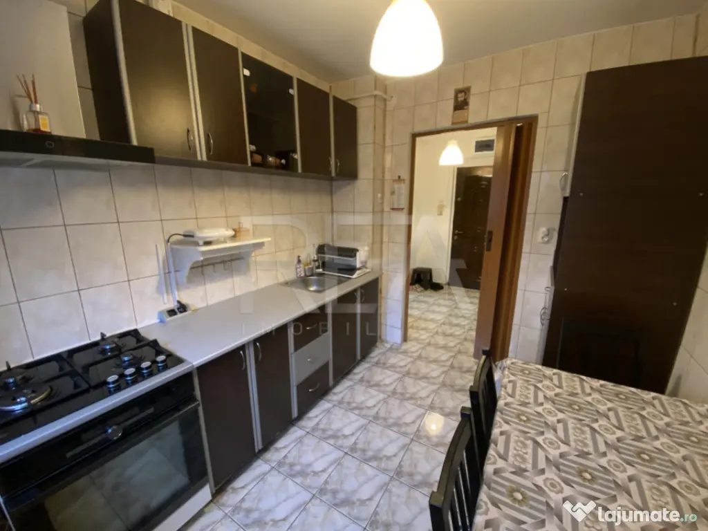 2 camere-Semidecomandat-Strada Barca