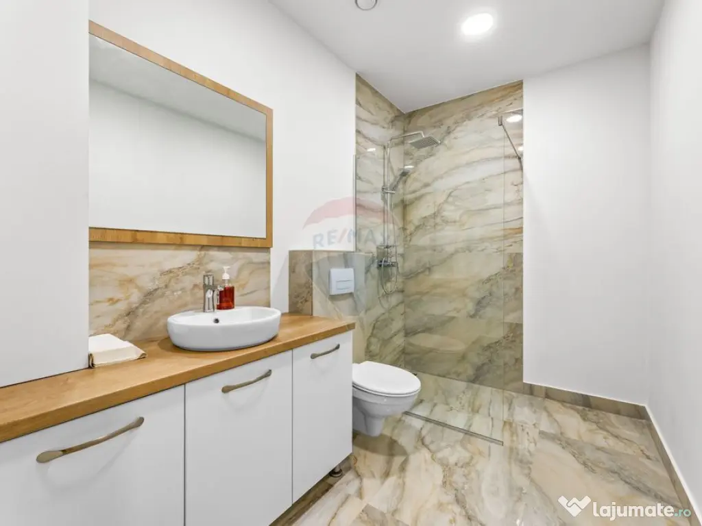 Spațiu comercial de închiriat la mansarda 