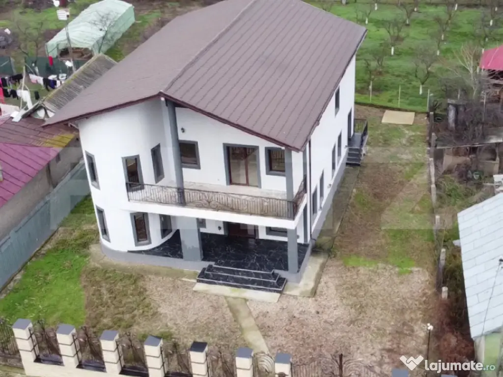 Liniște, spațiu și eleganță – casă superbă lângă