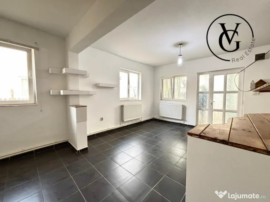 Casa la sol, 3 camere - 160 mp - Navodari 