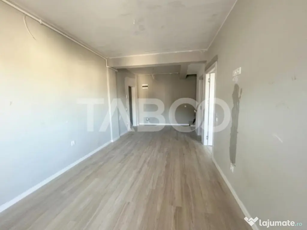 Apartament cu 3 camere 2 bai 2 balcoane si pod in zona Turn 
