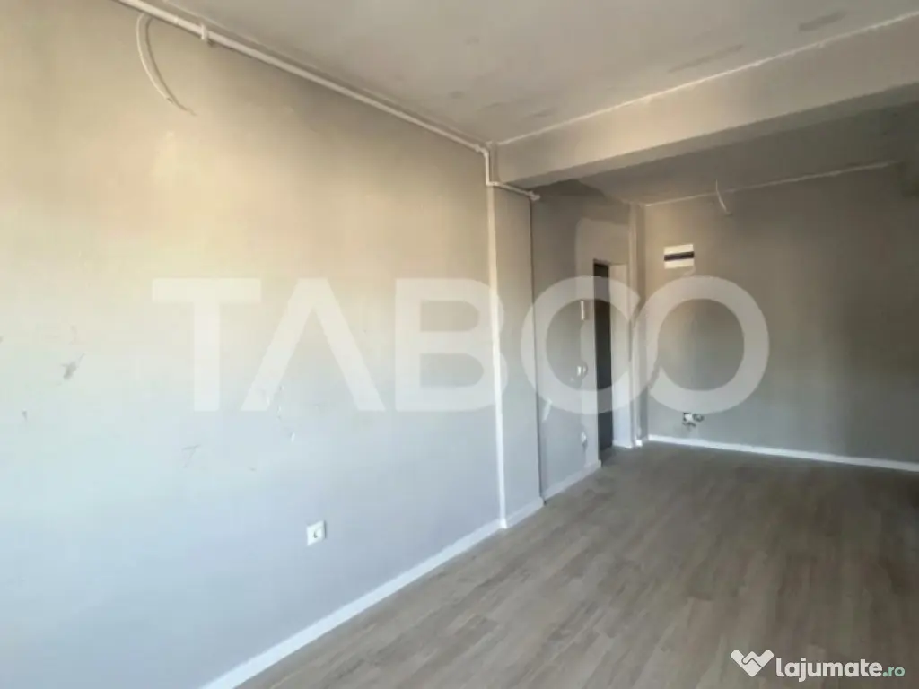 Apartament cu 3 camere 2 bai 2 balcoane si pod in zona Turn 