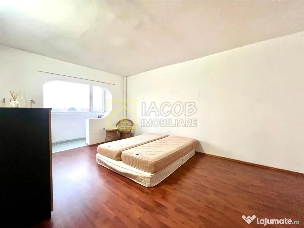 Apartament decomandat, 2 camere, etaj 3, str. Milcov , Bacau 