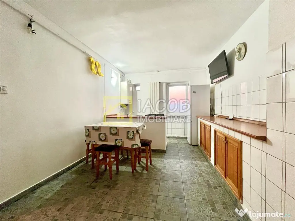 Apartament decomandat, 2 camere, etaj 3, str. Milcov , Bacau 