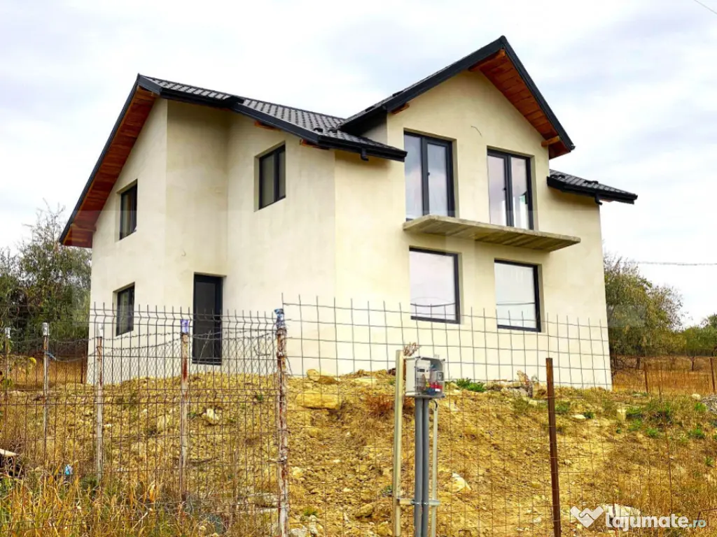 Casă individuală 4 camere, 120 mp utili, zona Bucium