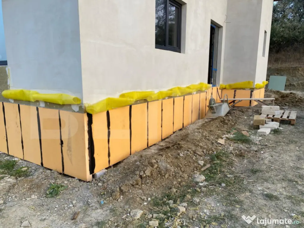 Casă individuală 4 camere, 120 mp utili, zona Bucium