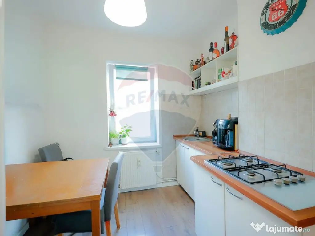 De vânzare apartament cu 2 camere, parter, parcare inclu...