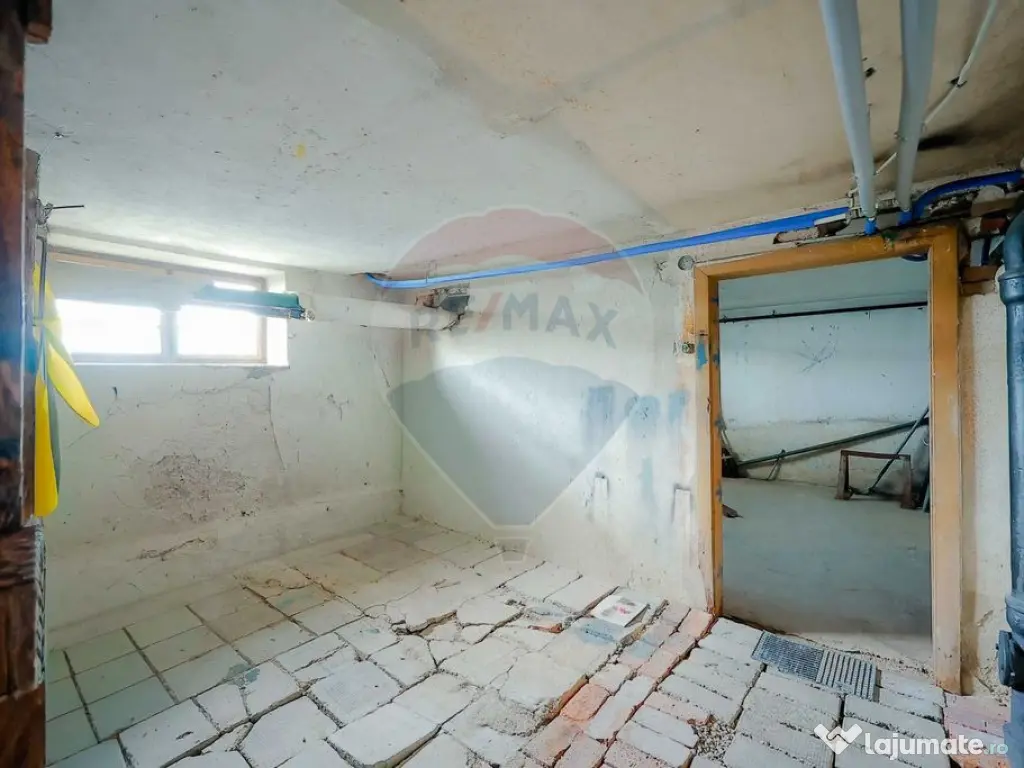 De vânzare apartament cu 2 camere, parter, parcare inclu...