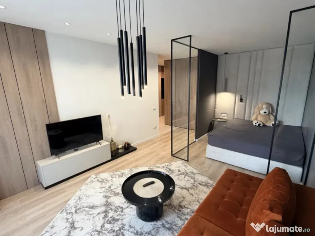 Garsoniera decomandat - zona Astra