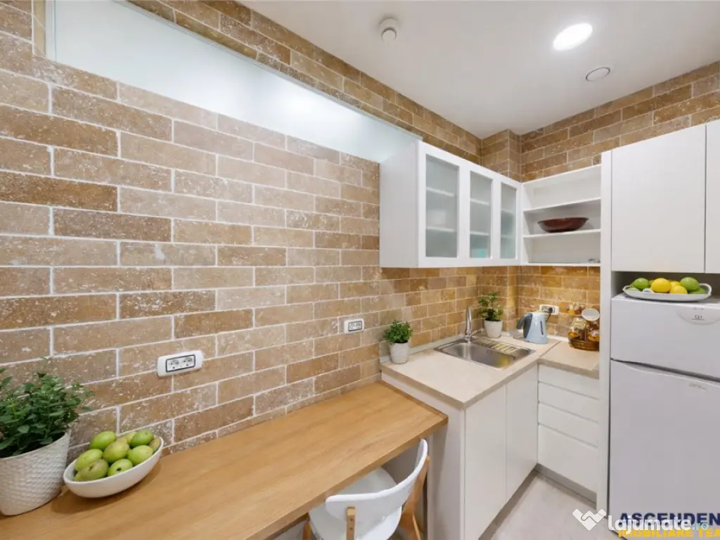 Spatiu de elita, avize conforme, potential imediat,Tractorul 