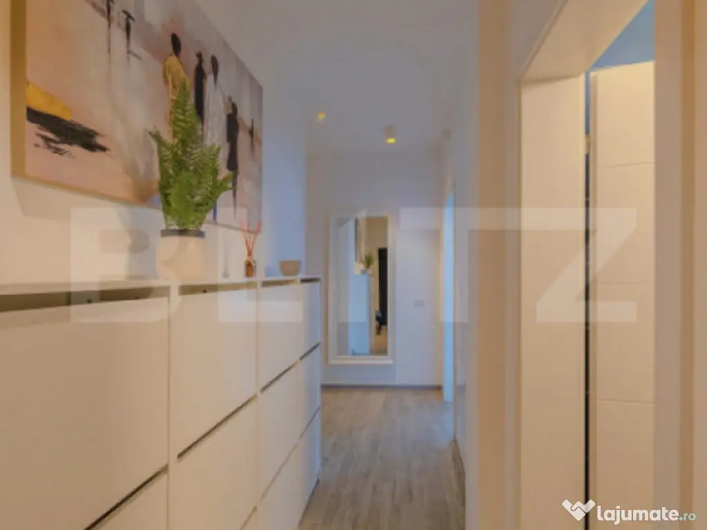 Apartament 3 camere, ultracentral, etaj 3, bloc cu lift –