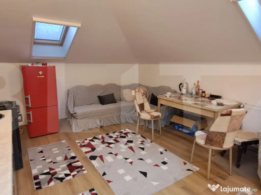 Apartament la mansarda, cu 3 camere, 60 de mp, in zona Teilo