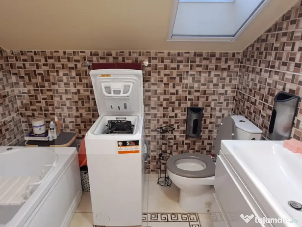 Apartament la mansarda, cu 3 camere, 60 de mp, in zona Teilo