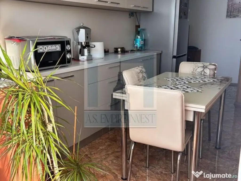 Apartament 2 cam decomandat Craiter