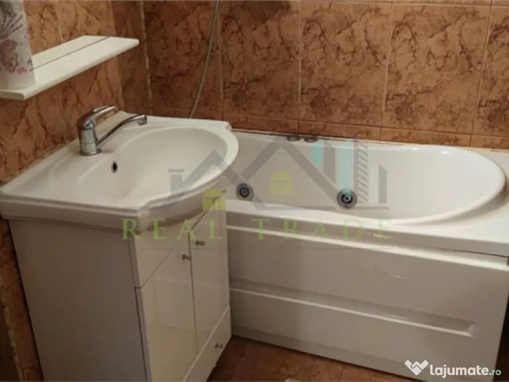 Apartament 3 camere Racadau- Carpatilor