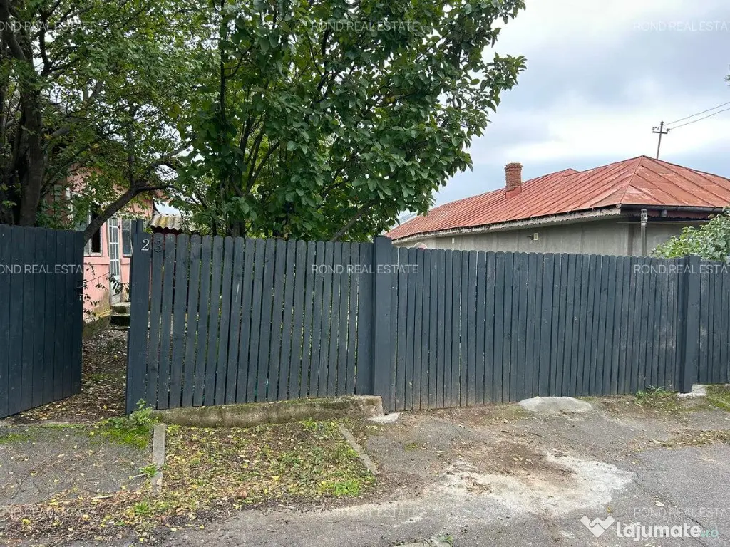 Teren cu toate utilitatile, asfalt, iluminat public