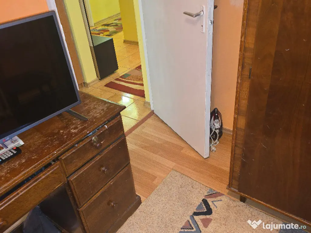 Vand apartament de 4 camere decomandat in Deva, etaj 2, zona Bejan, 