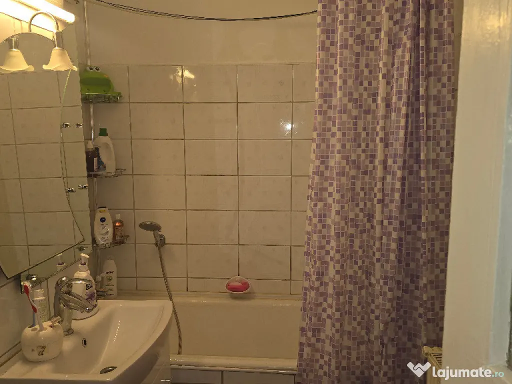 Vand apartament de 4 camere decomandat in Deva, etaj 2, zona Bejan, 