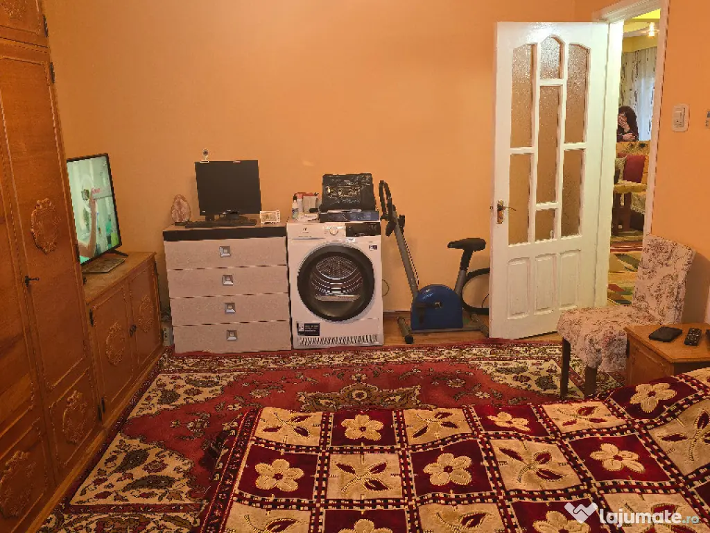 Vand apartament de 4 camere decomandat in Deva, etaj 2, zona Bejan, 